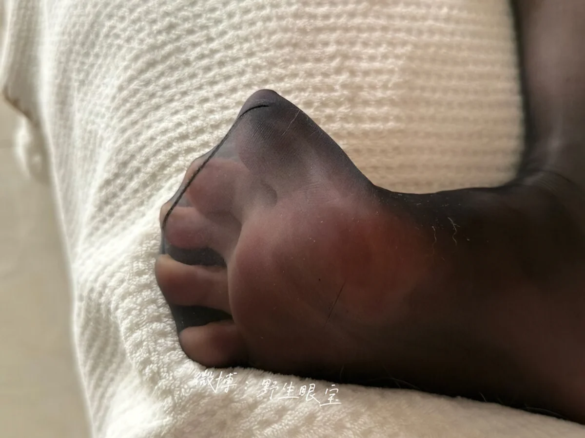 眼酱大魔王w - [Fantia]2025年09月订阅 [31P-36MB] tg@simisebaisi 【丝足阁】030.webp